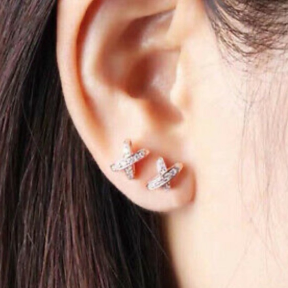 New 18k gold plated Unique Stud Earrings - Picture 4 of 6